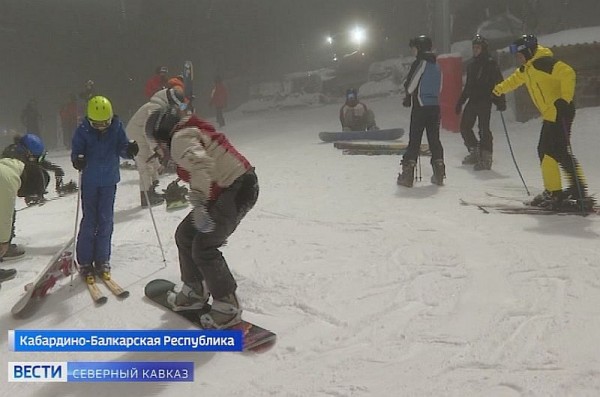 На курорте «Эльбрус» организовали вечернее катание