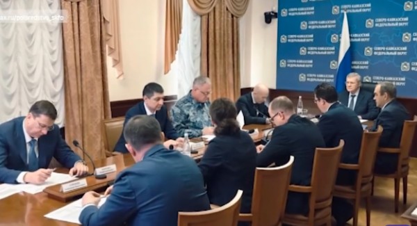 Юрий Чайка поручил усилить контроль за работой ЖКХ в регионах СКФО