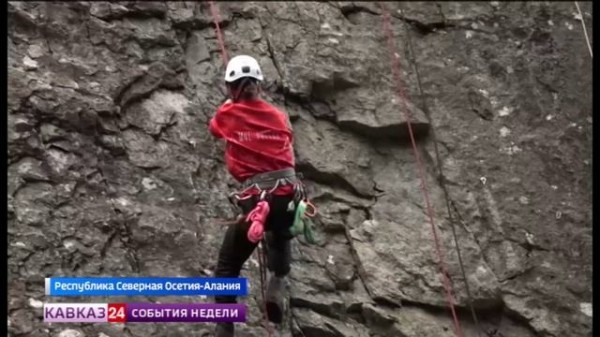 В Цее проходят сборы альпинистов-спасателей МЧС России