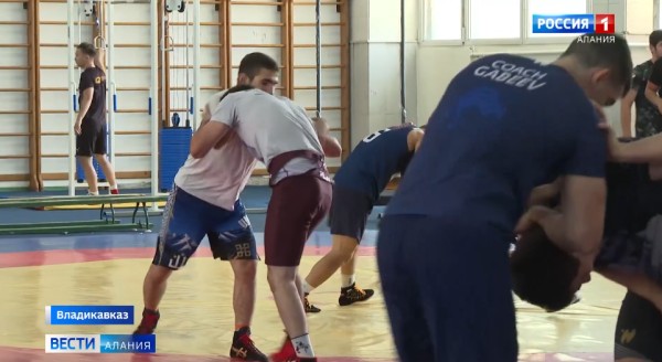 Сборы национальной студенческой лиги спортивной борьбы проходят в Северной Осетии