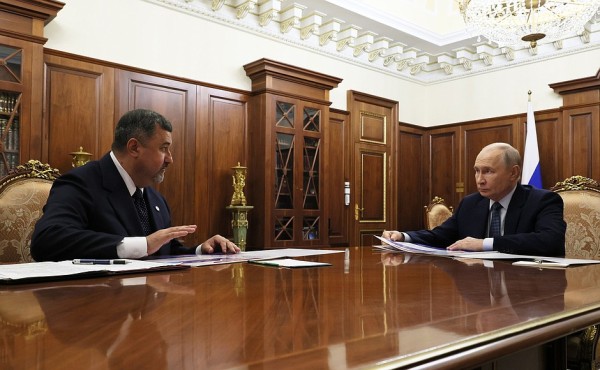 Владимир Путин принял с докладом в Кремле врио главы Дагестана Фёдора Щукина